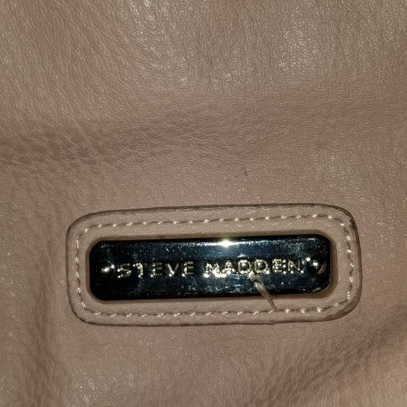 Steve Madden Large Hobo Bag in Dusty Pink - Picture 6 of 14